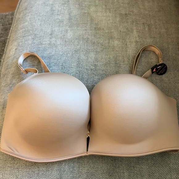 Victoria’s Secret Bombshell Add 2 Cups Push Up Bra NWT - Picture 4 of 8